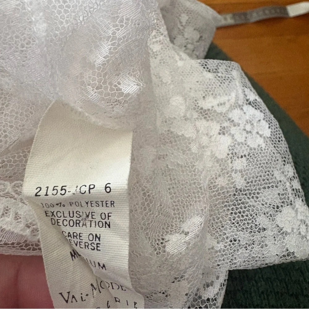 Vintage Val Mode Lingerie Lace Cover Up Size Medium
